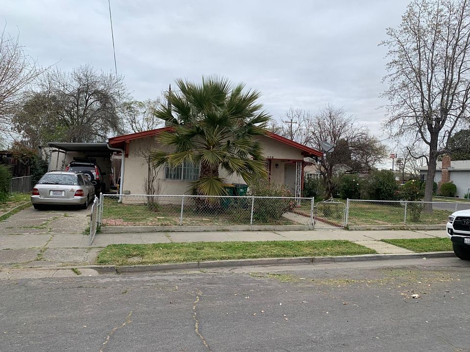 1st image of 647 E 1st St