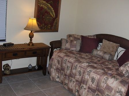 2nd bedroom with daybed and trundle bed