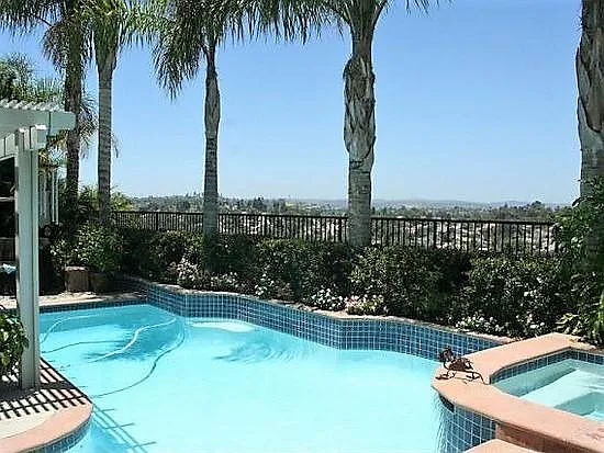 25565 Pacific Hills Dr — Photo 3