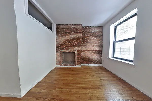 Rented by CitySites Real Estate Group | media 6