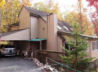 227 Canterbury Rd, Bushkill, PA 18324