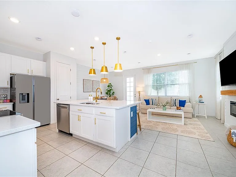 847 Longboat Dr — Photo 4