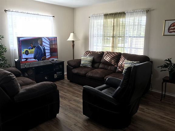3rd image of 86 Phoenetia Dr