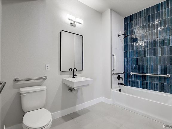 3rd image of 1208 N Quitman Street #406