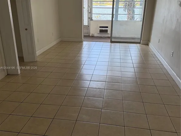 19001 NE 2nd Ave APT 1404, Miami, FL 33179