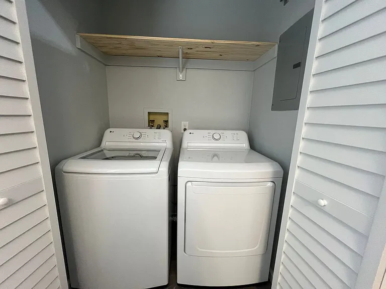 5173 Pineland Ave — Photo 11
