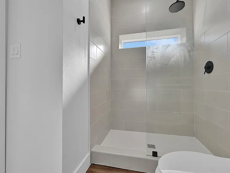224 Everton St — Photo 18
