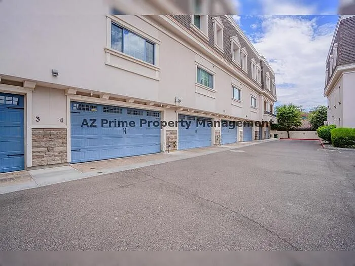 4438 N 27th St #4 — Photo 30