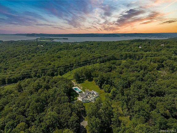 2nd image of 18 Bramblebush Road