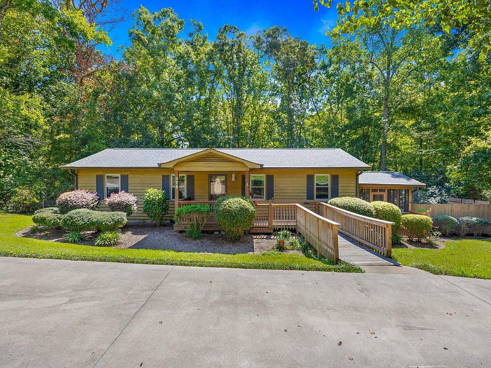 1st image of 375 Gravley Rd