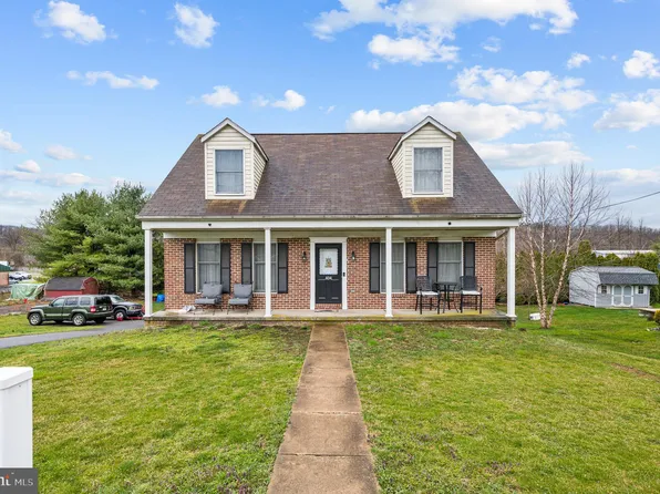 404 Indian Manor Dr, Leesport, PA 19533