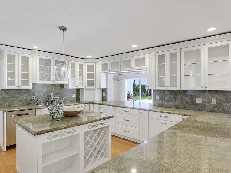 2204 Notre Dame Dr — Photo 18