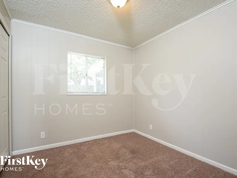 2813 Kenyon Ave — Photo 10
