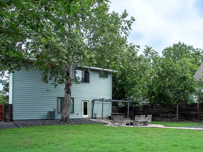4405 Banister Ln — Photo 27