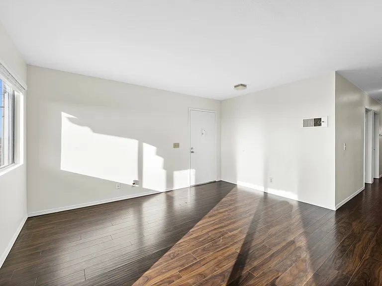 1405 1st Ave — Photo 10
