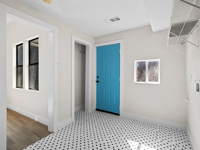 814 W Fern St — Photo 23