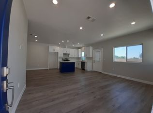 11039 Langmuir Ave, Sunland, CA 91040