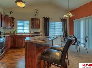 7328 Frederick St, La Vista, NE 68128