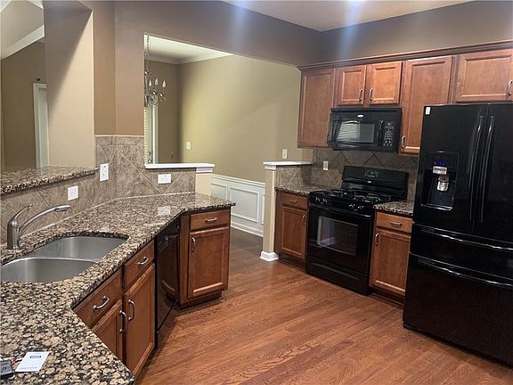 5th image of 4931 Berkeley Glen Dr