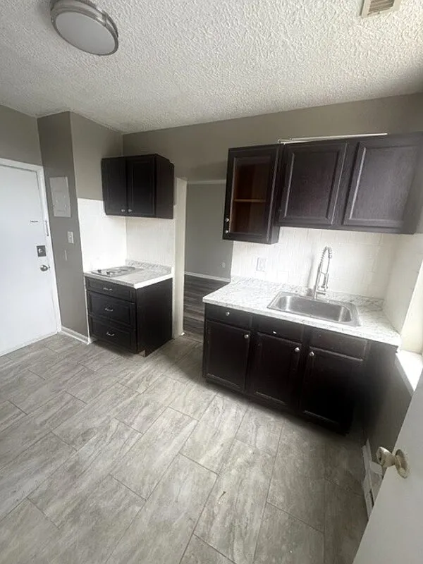 2917 Poplar Ter — Photo 4