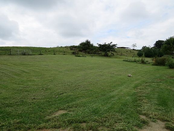 2nd image of 1040 Skyline Hwy