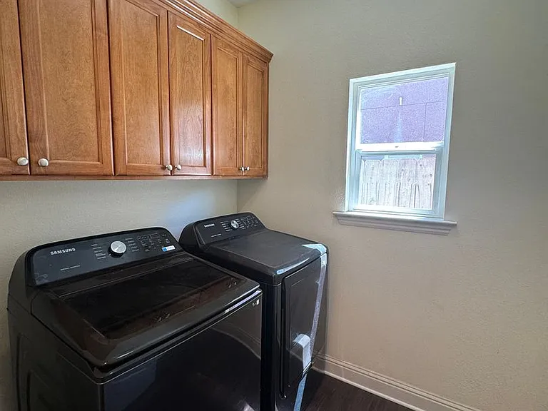 1525 Greenwich Dr — Photo 13