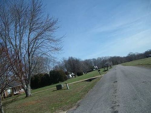 2nd image of 3030 Creekmont Dr