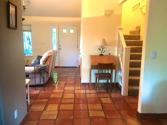 5th image of 2032 Kingfisher Ct