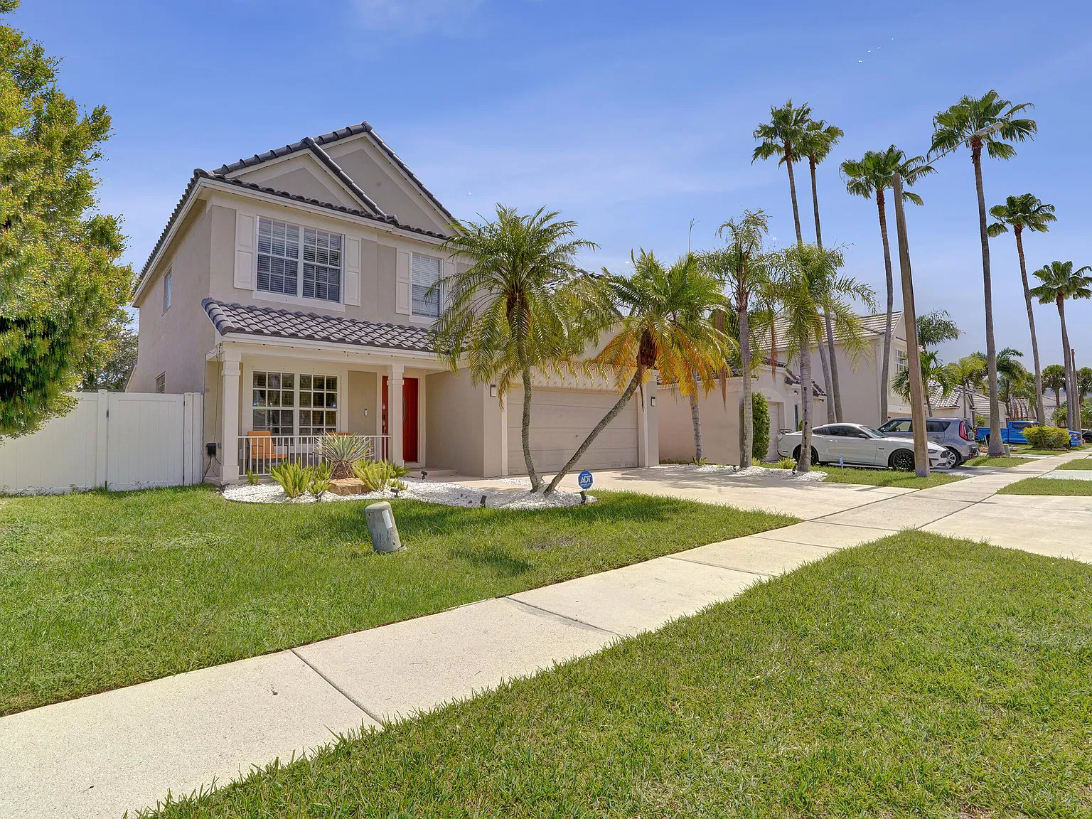 3 bed, 2.5 bath, 2030 sqft, $4,200 — Photo 2
