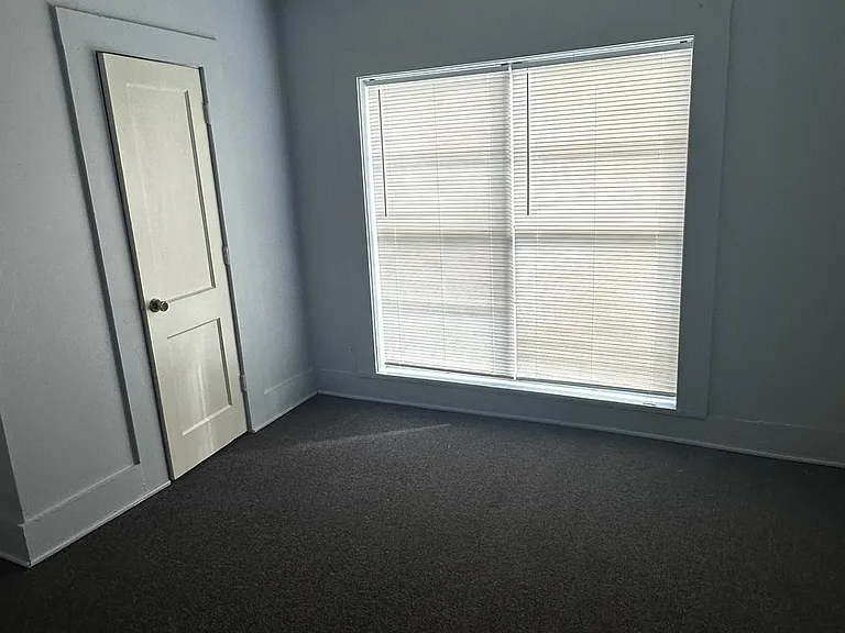 914 W Curtis Ave — Photo 7