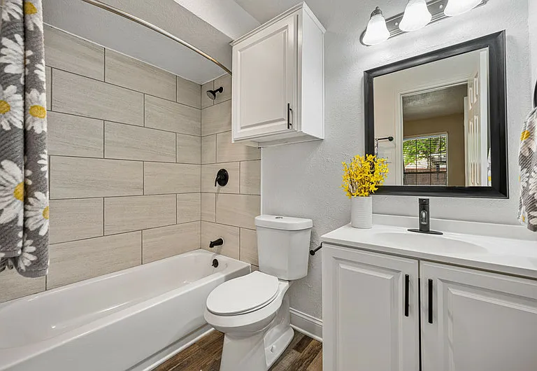 The Pinnacle Apartments — Photo 3