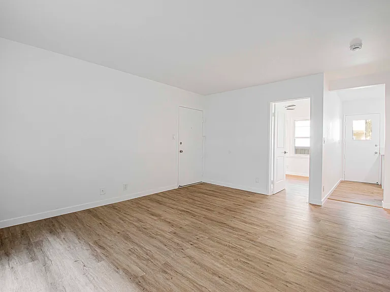 8748.5 Belford Ave #8748.5 — Photo 11