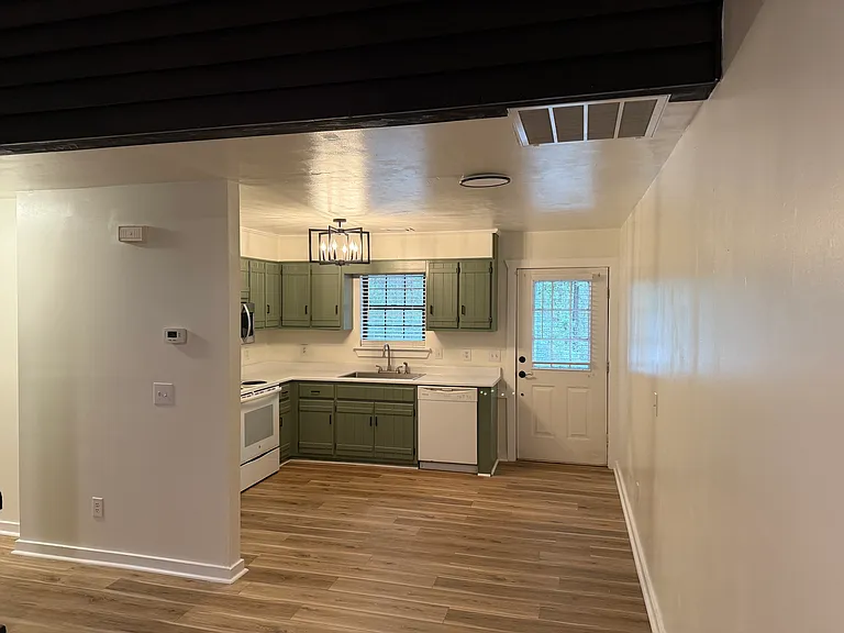 144 Winding Way — Photo 3