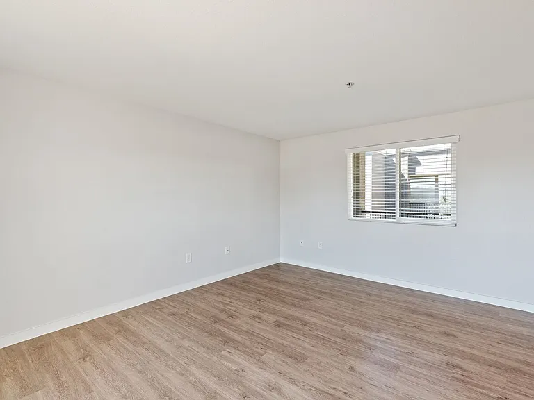 18425 Malden — Photo 40