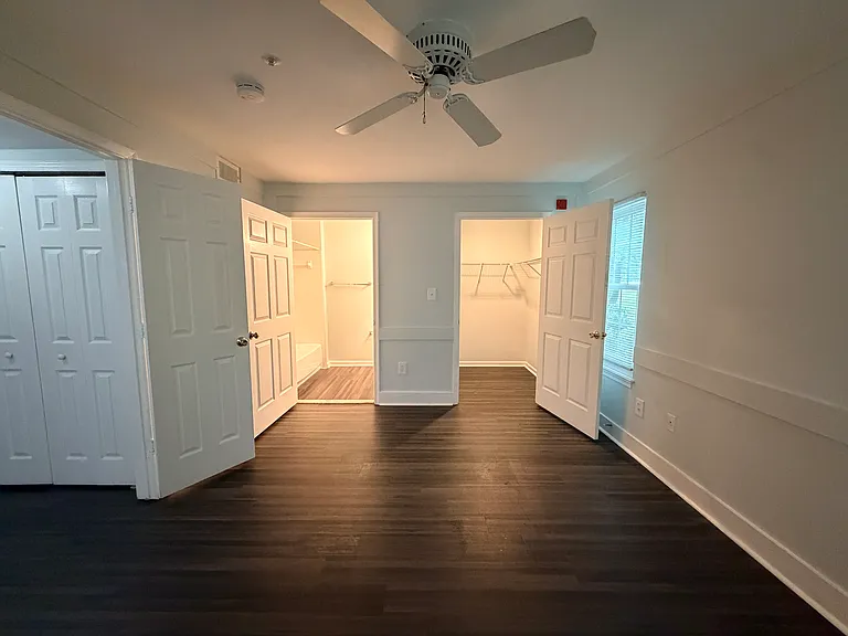 Master Bedroom Suite with Private Bathroom & Walk-in Closet