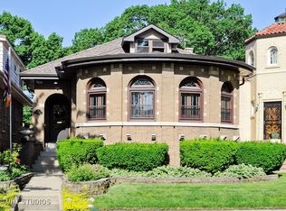 5746 N Virginia Ave, Chicago, IL 60659