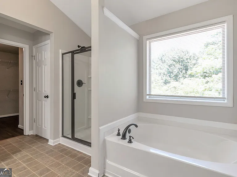 214 Farm Manor Ct — Photo 24