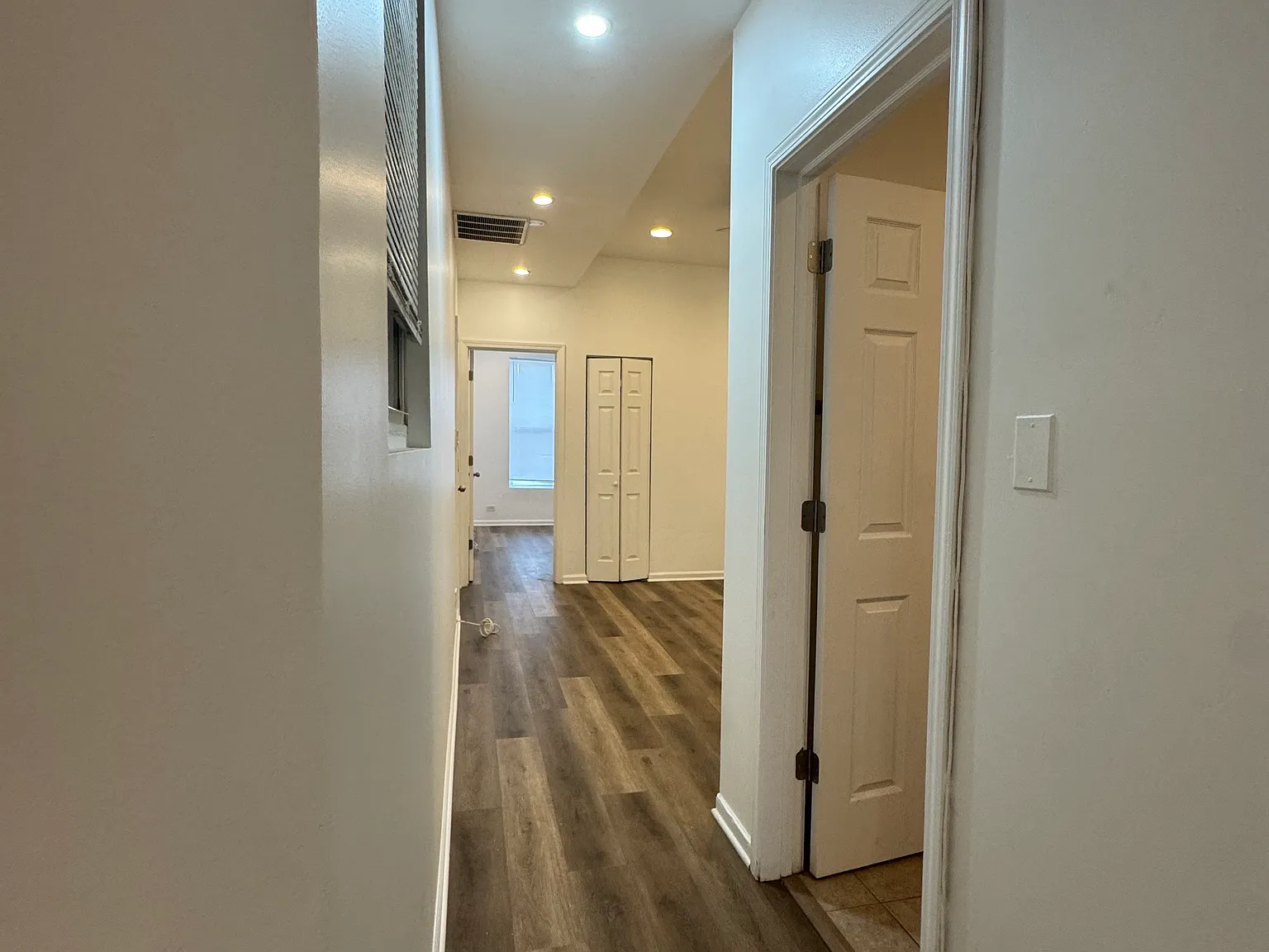 208 N California Ave — Photo 1