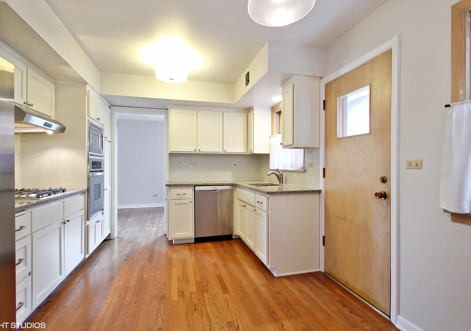3 bed, $3,400 — Photo 4