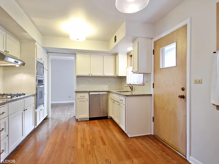 8732 W North Ter — Photo 4