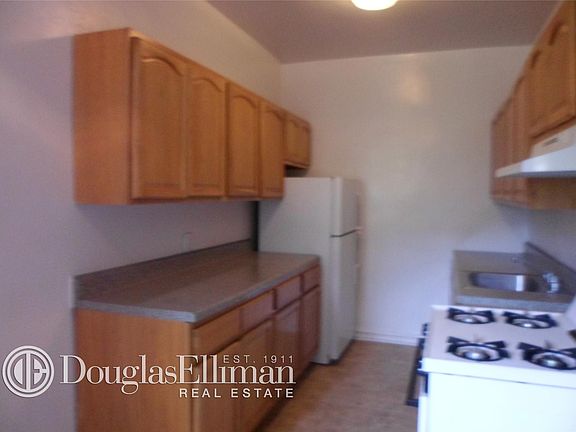 5th image of 7609 34th Ave APT 322