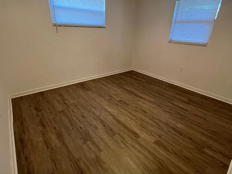 7833 Cayuga Dr — Photo 13