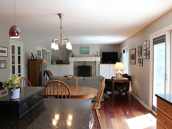 5th image of 1088 Breckenridge Ave