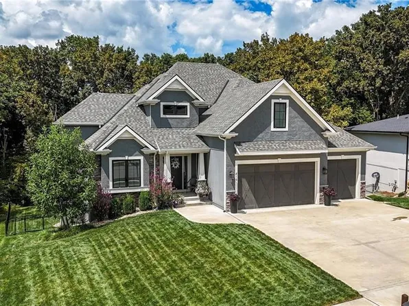 816 Foxglove Ln, Kearney, MO 64060