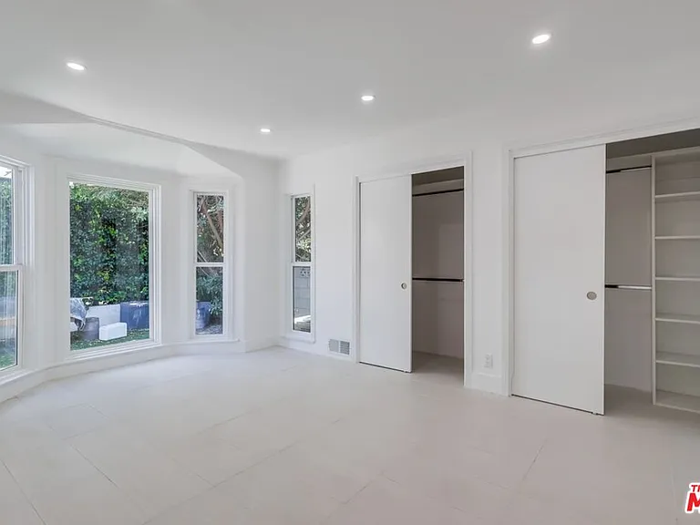 1318 S Longwood Ave — Photo 35