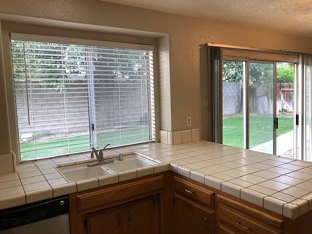 8720 River Springs Ct — Photo 7