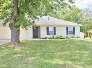 977 Castle Garden Rd, Chandler, IN 47610