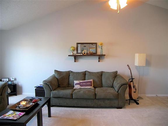 2nd image of 200 Gateway Dr
