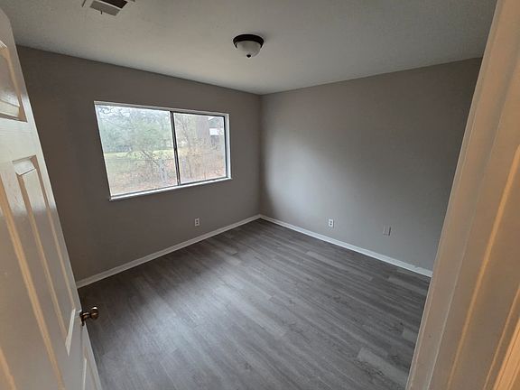 2nd image of 1352 Dianne Dr