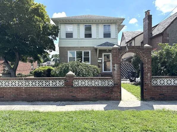 14638 Bayside Ave, Flushing, NY 11354